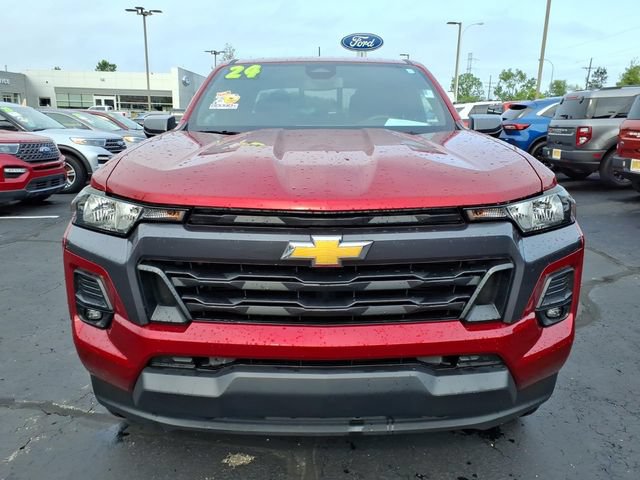 Used 2024 Chevrolet Colorado LT w/ LT Convenience Package II AWD/4WD image 2