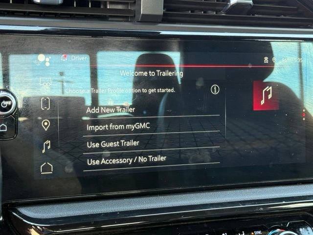 Used 2024 GMC Sierra 1500 AT4 w/ Technology Package AWD/4WD image 32