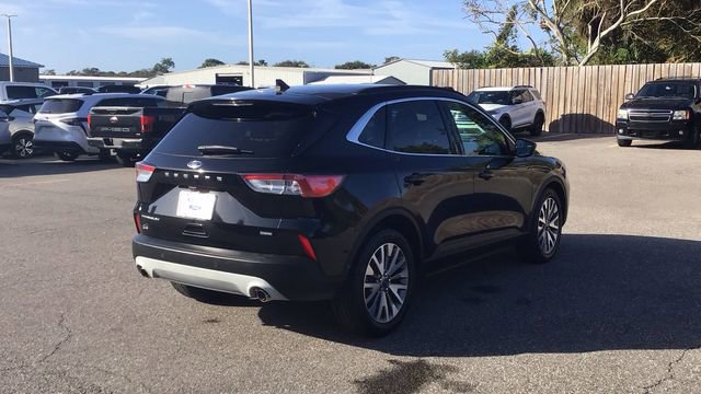 Certified 2022 Ford Escape Titanium image 5