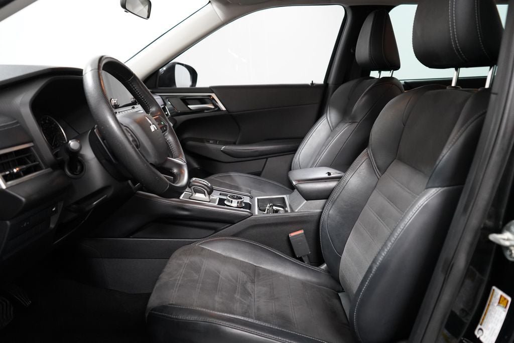 Used 2023 Mitsubishi Outlander SE FWD image 13