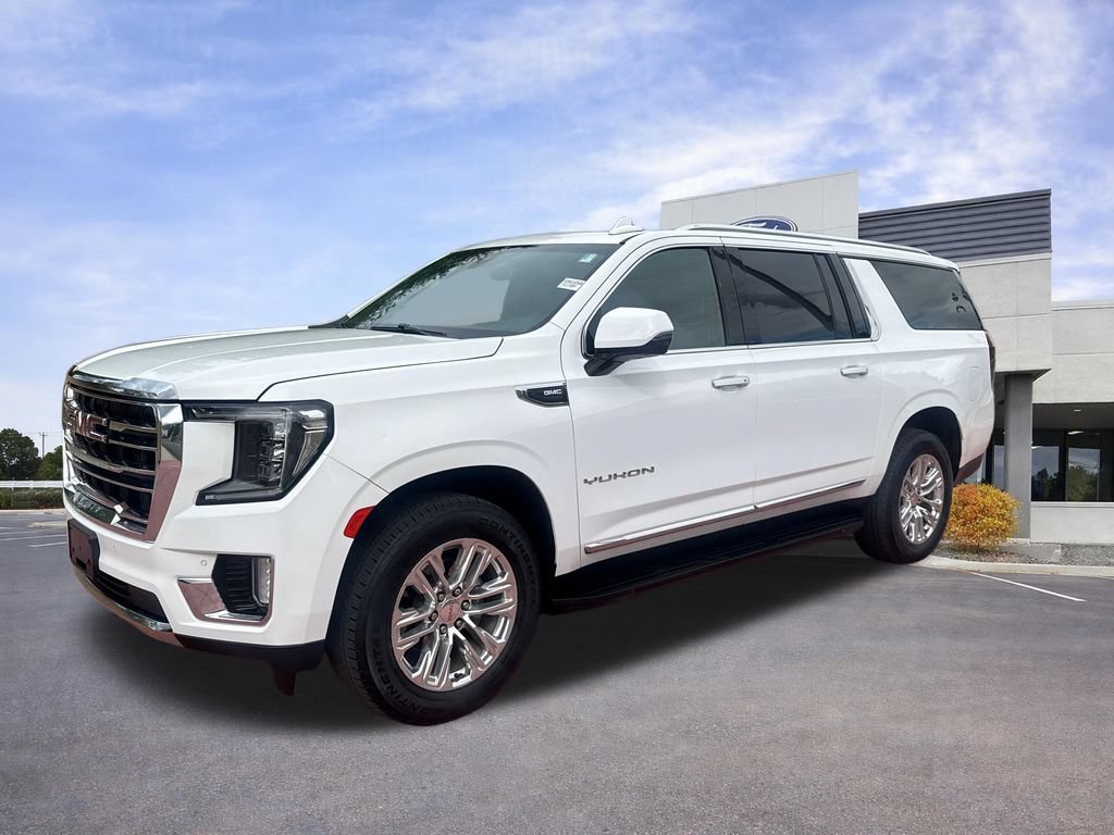 Used 2022 GMC Yukon XL SLT w/ SLT Premium Package AWD/4WD image 4
