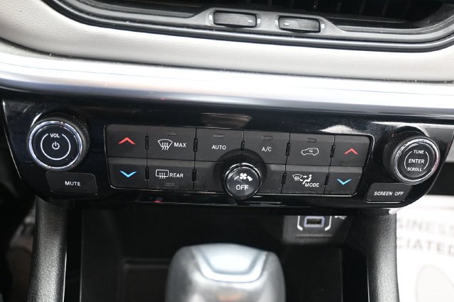 Used 2025 Jeep Compass Limited AWD/4WD image 12