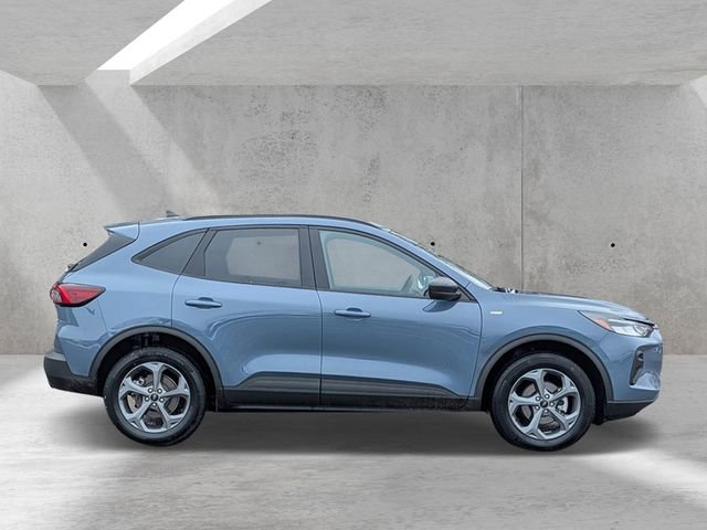 Certified 2025 Ford Escape ST-Line AWD/4WD image 2