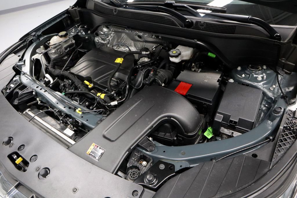 Used 2025 Chevrolet Trax LT w/ LT Convenience Package image 17