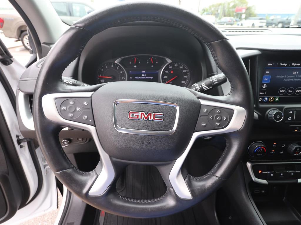 Used 2022 GMC Terrain SLT image 19