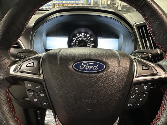 Certified 2024 Ford Edge ST-Line AWD/4WD image 11
