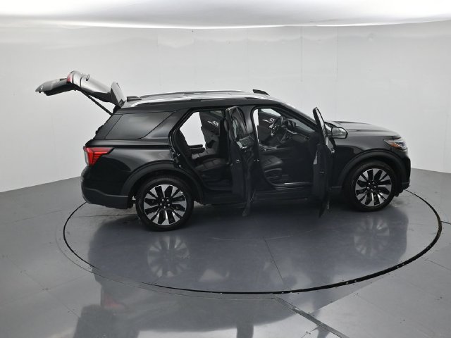 Certified 2025 Ford Explorer Platinum w/ LUX Leather Package AWD/4WD image 51