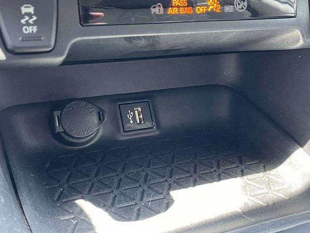 Used 2024 Toyota RAV4 XLE FWD image 14