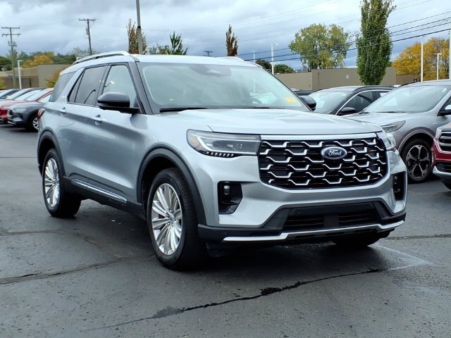 Certified 2025 Ford Explorer Platinum w/ LUX Leather Package AWD/4WD image 3