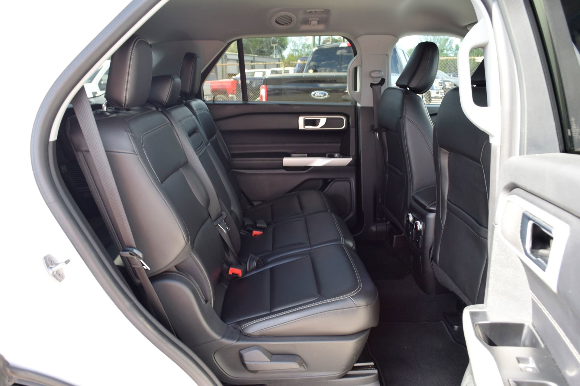 Certified 2022 Ford Explorer XLT w/ Equipment Group 202A image 24