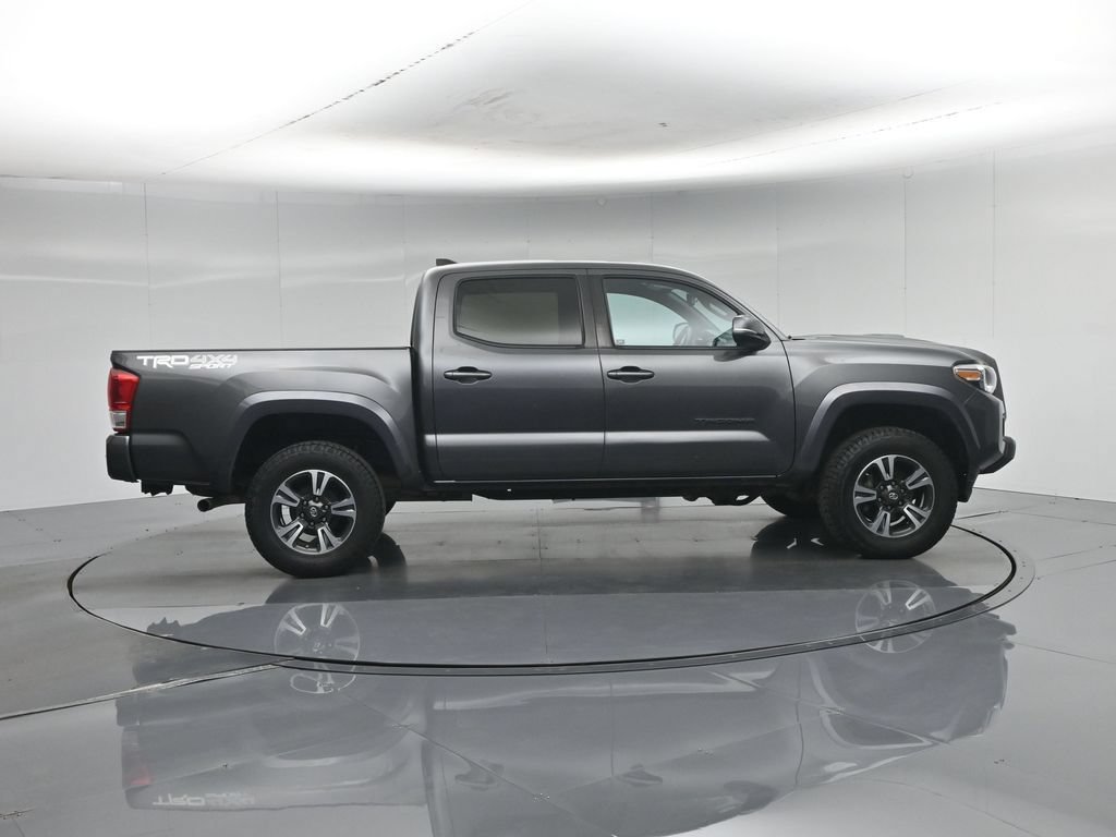 Used 2019 Toyota Tacoma TRD Sport AWD/4WD image 26