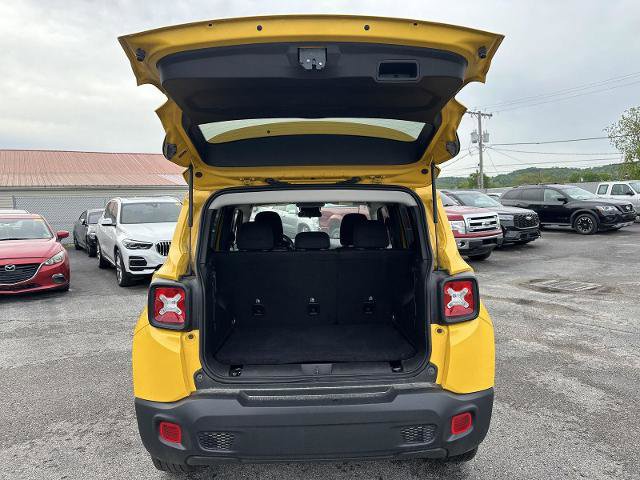 Used 2023 Jeep Renegade Latitude AWD/4WD image 10