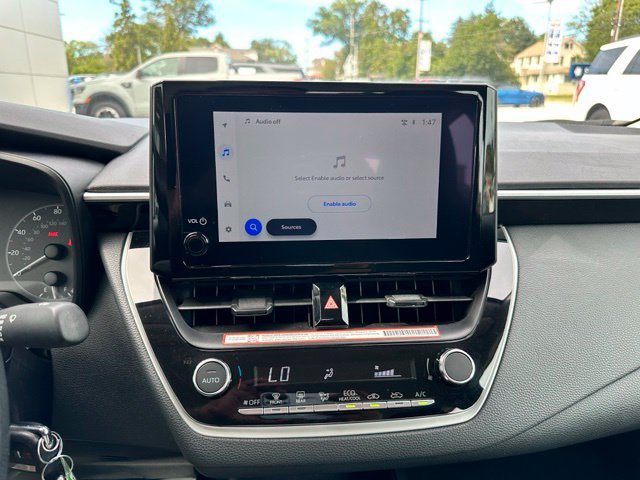 Used 2025 Toyota Corolla LE FWD image 65