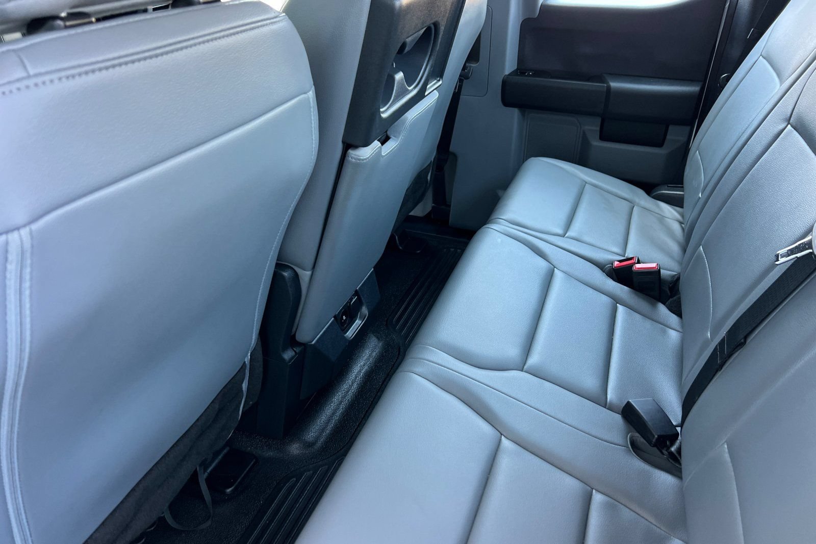 Certified 2024 Ford F250 XL w/ XL Chrome Package RWD image 4