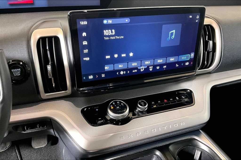 Certified 2025 Ford Expedition Active AWD/4WD image 25