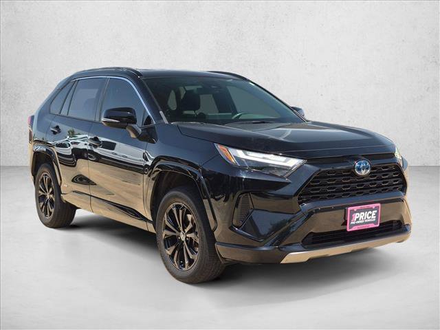 Used 2022 Toyota RAV4 SE AWD/4WD image 3