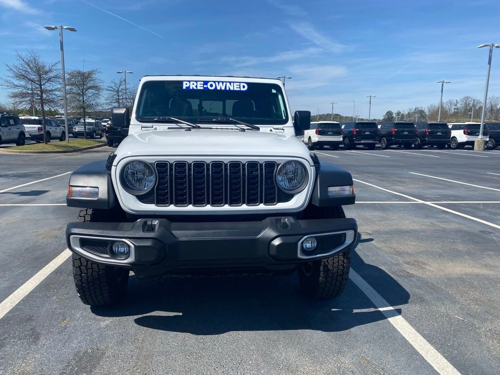 Used 2025 Jeep Gladiator Sport image 8