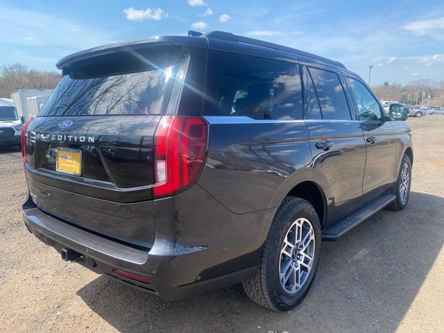 Certified 2025 Ford Expedition Active AWD/4WD image 7