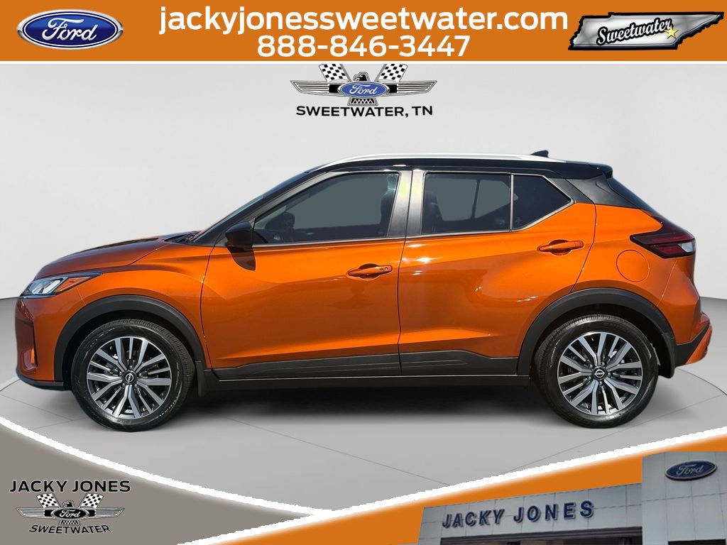 Used 2023 Nissan Kicks SV FWD image 2