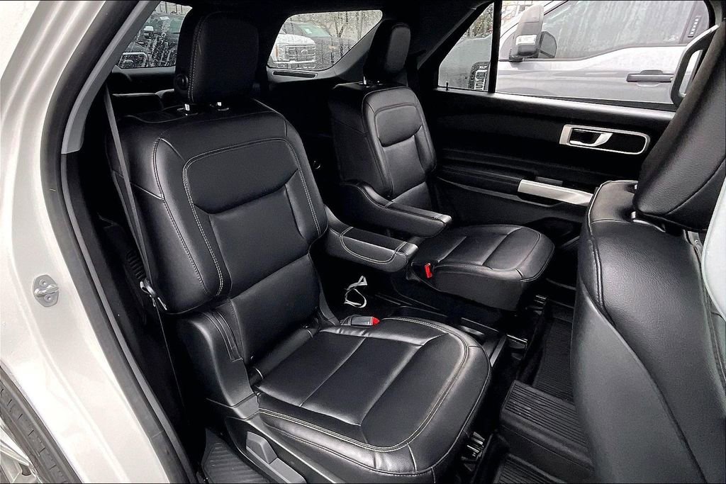 Certified 2020 Ford Explorer XLT w/ Equipment Group 202A image 24