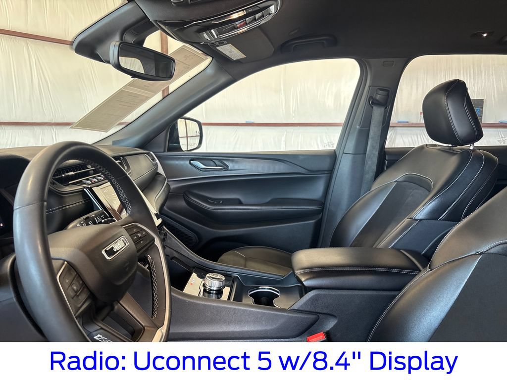 Used 2024 Jeep Grand Cherokee Altitude RWD image 38