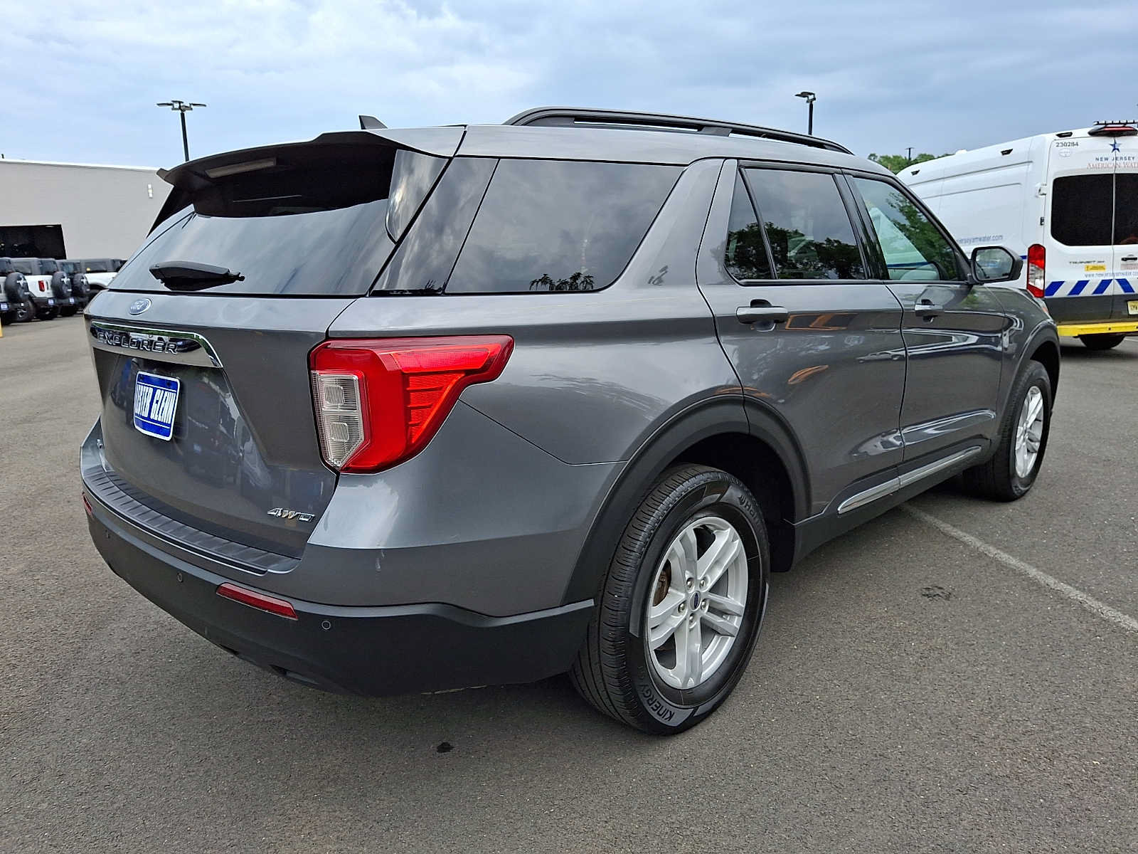 Certified 2024 Ford Explorer XLT AWD/4WD image 13