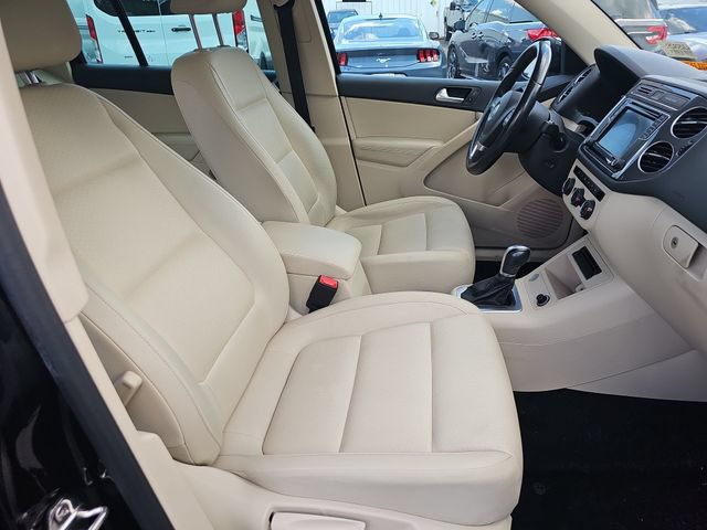 Used 2017 Volkswagen Tiguan Wolfsburg Edition AWD/4WD image 12