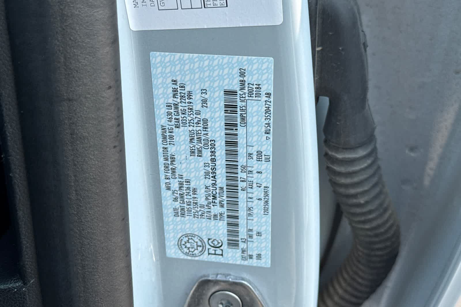 Certified 2025 Ford Escape Platinum AWD/4WD image 29