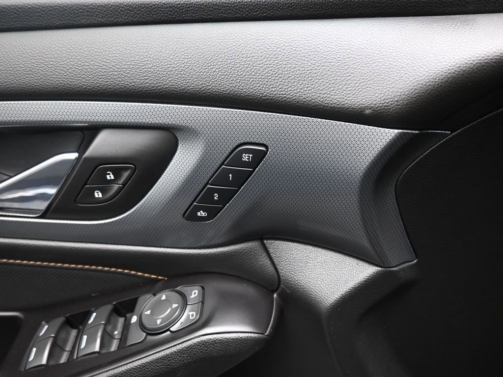 Used 2018 Chevrolet Traverse Premier image 41