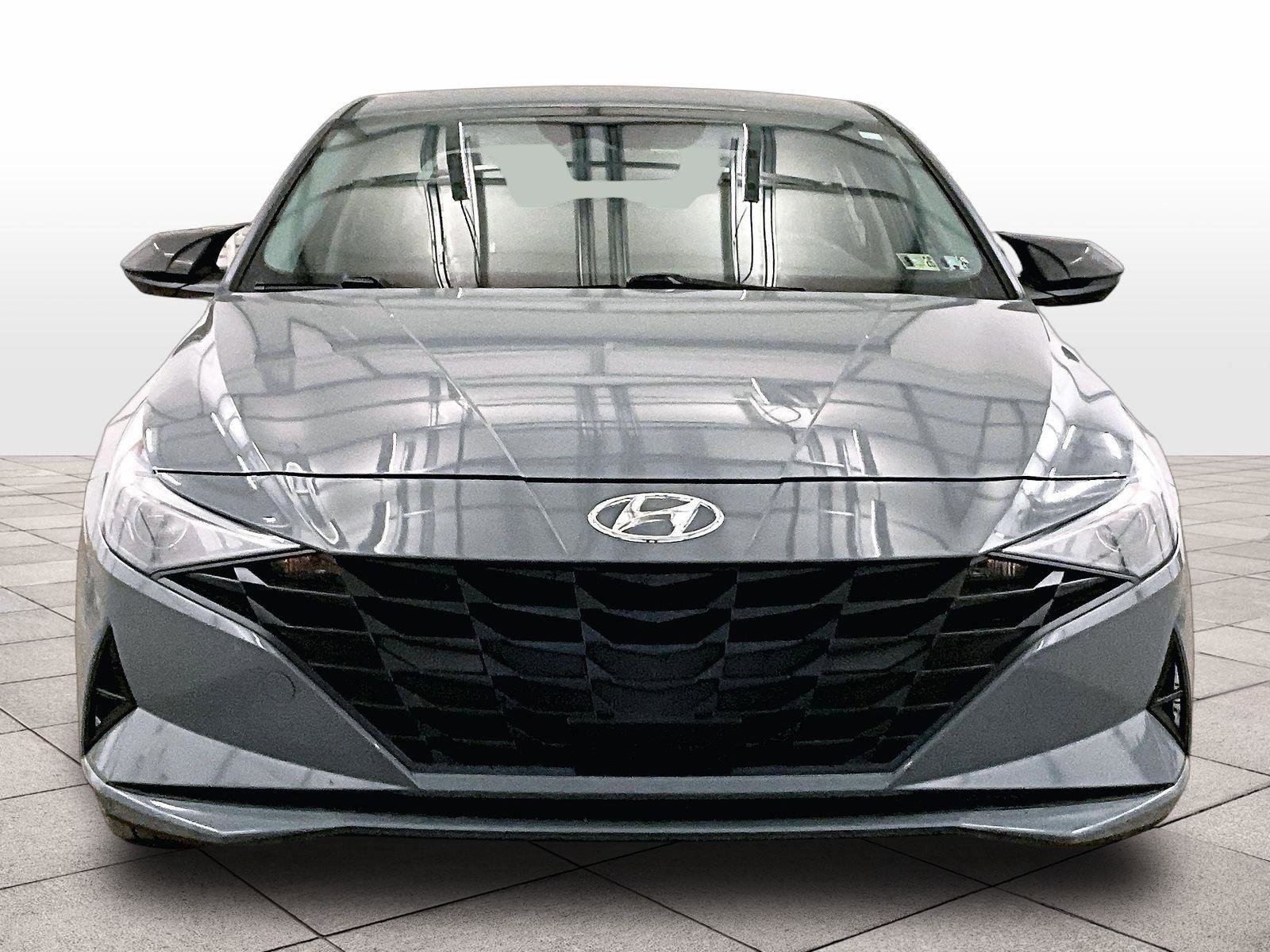 Used 2023 Hyundai Elantra SEL w/ Convenience Package FWD image 3