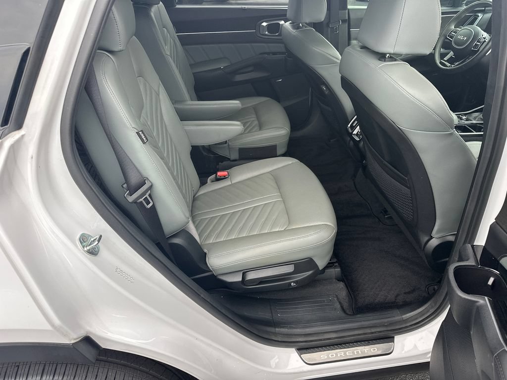 Used 2024 Kia Sorento SX Prestige w/ Sage Leather Package AWD/4WD image 15