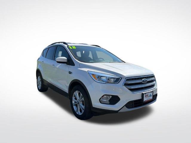 Certified 2018 Ford Escape SE w/ SE Sync 3 Package AWD/4WD image 3