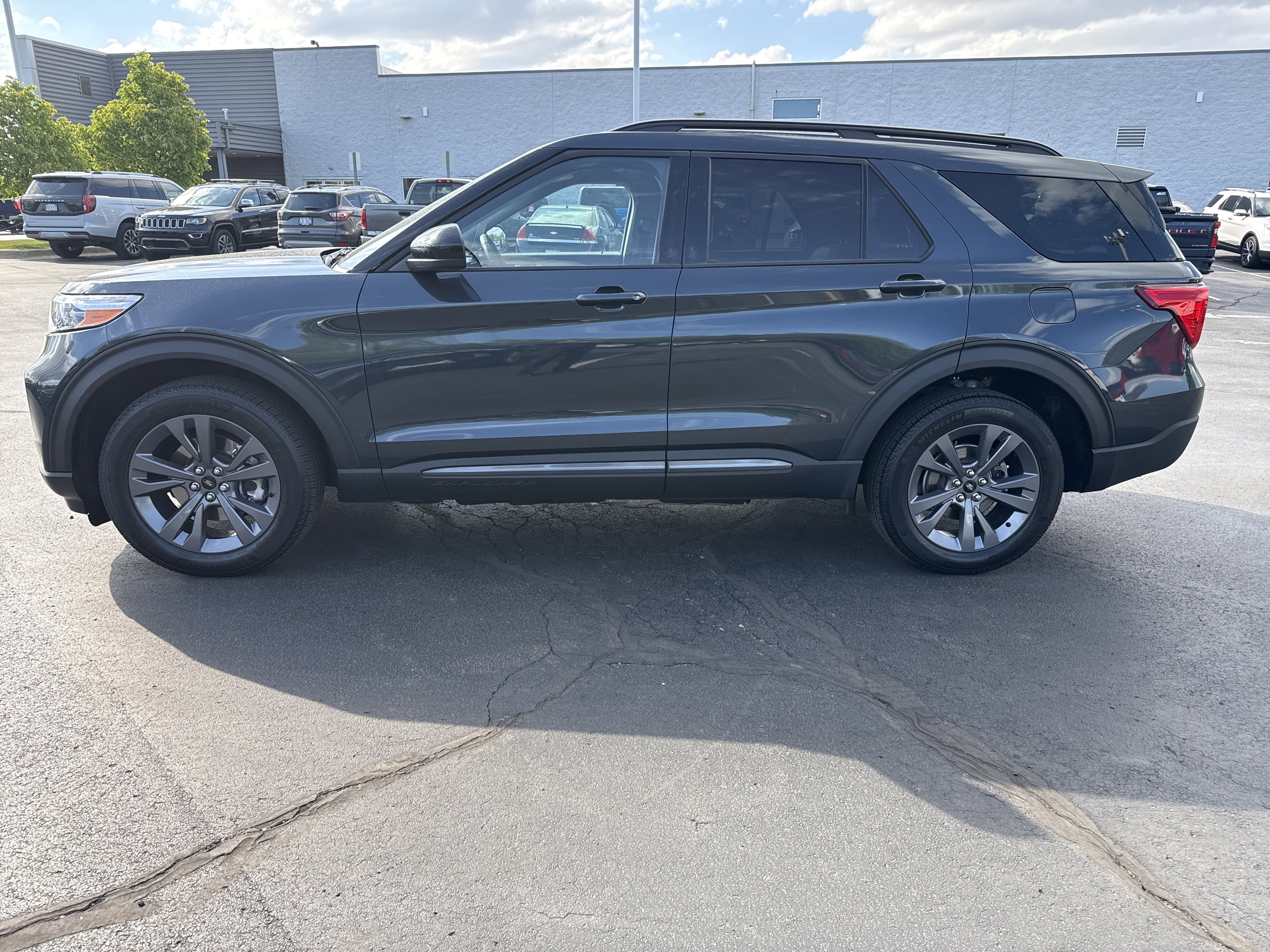 Certified 2023 Ford Explorer XLT w/ Equipment Group 202A AWD/4WD image 4