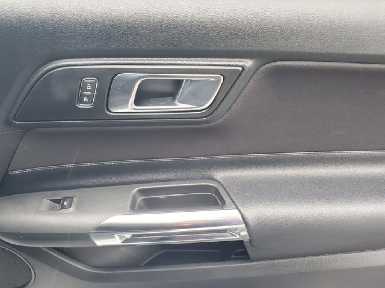 Certified 2019 Ford Mustang Coupe w/ Ecoboost Performance Package RWD image 27