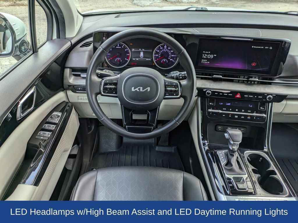 Used 2024 Kia Carnival EX FWD image 18