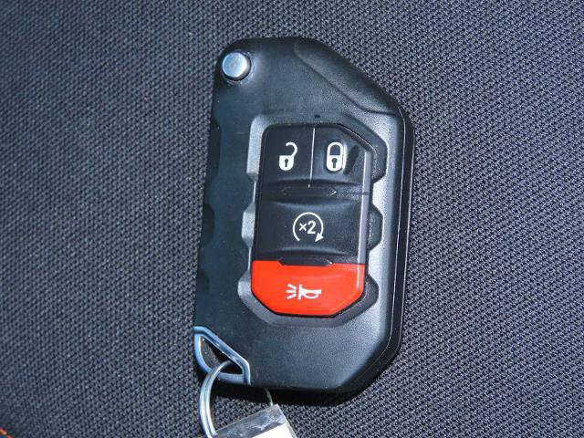 Used 2023 Jeep Gladiator Mojave w/ Cold Weather Group image 34