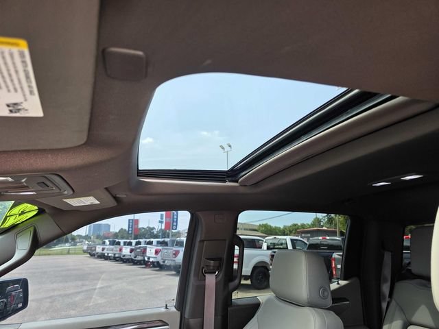 Used 2023 Chevrolet Silverado 1500 LTZ w/ LTZ Premium Package AWD/4WD image 14