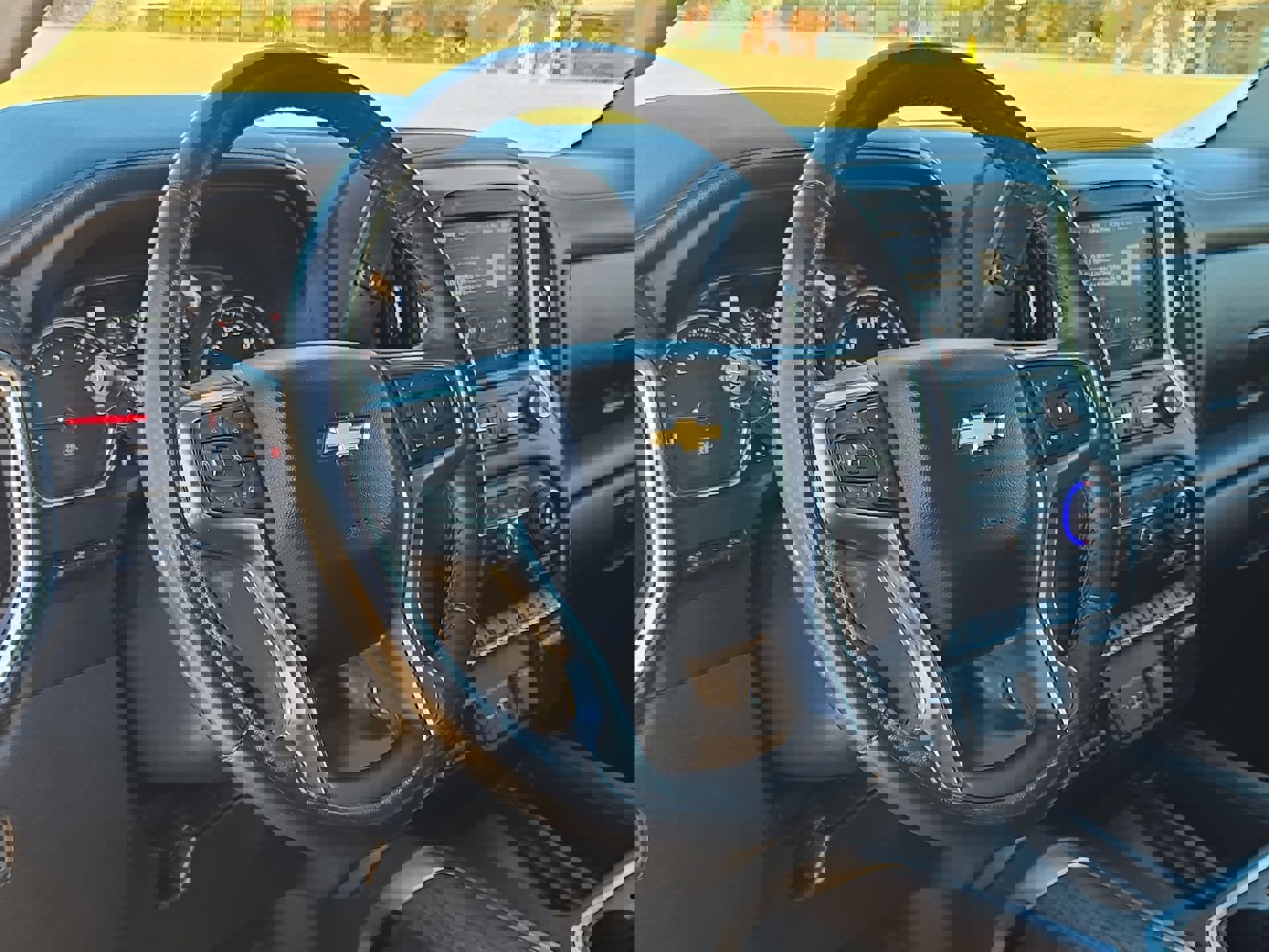 Used 2022 Chevrolet Silverado 2500 LTZ w/ LTZ Premium Package image 15