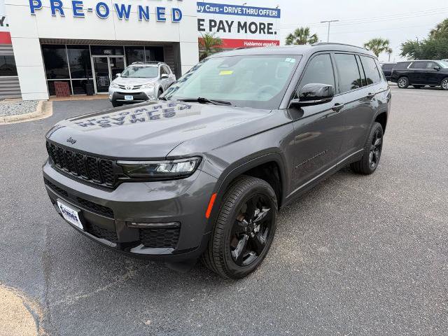 Used 2025 Jeep Grand Cherokee L Limited w/ Black Appearance Package AWD/4WD image 2