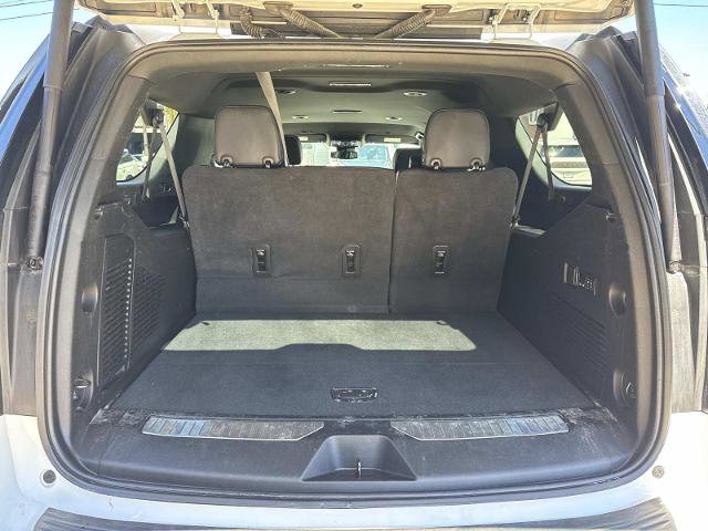 Used 2023 Chevrolet Suburban Premier image 9