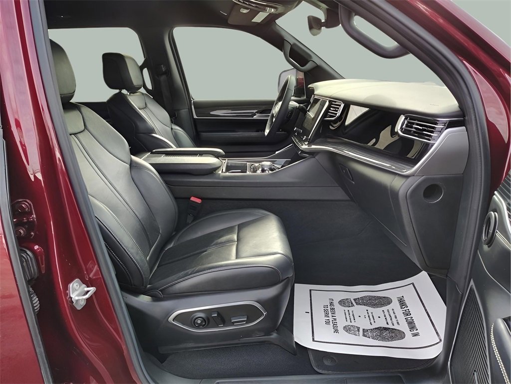 Used 2022 Jeep Wagoneer Series III w/ Flexible Seating Group image 34