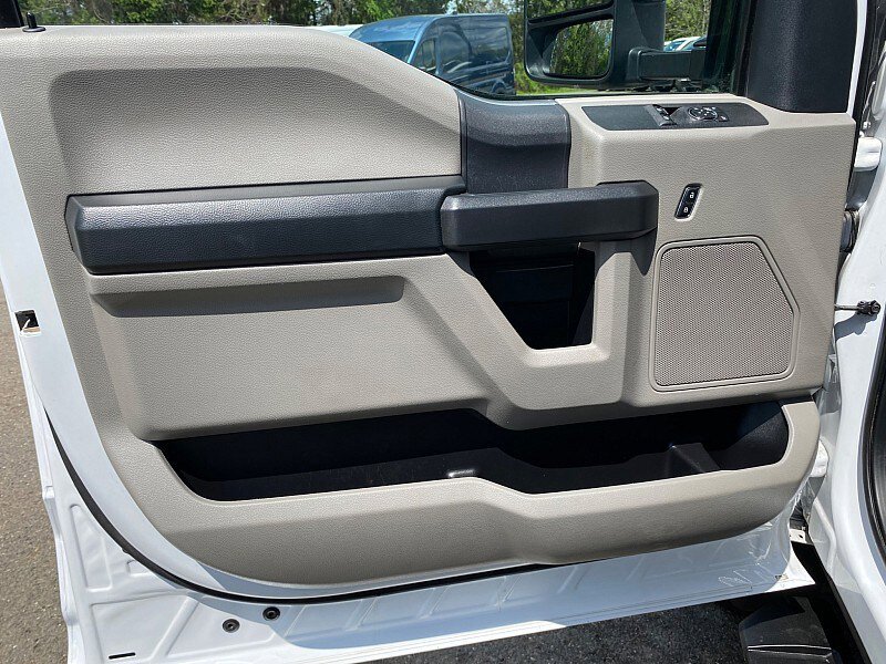 Certified 2022 Ford F550 4x4 Regular Cab Super Duty image 28