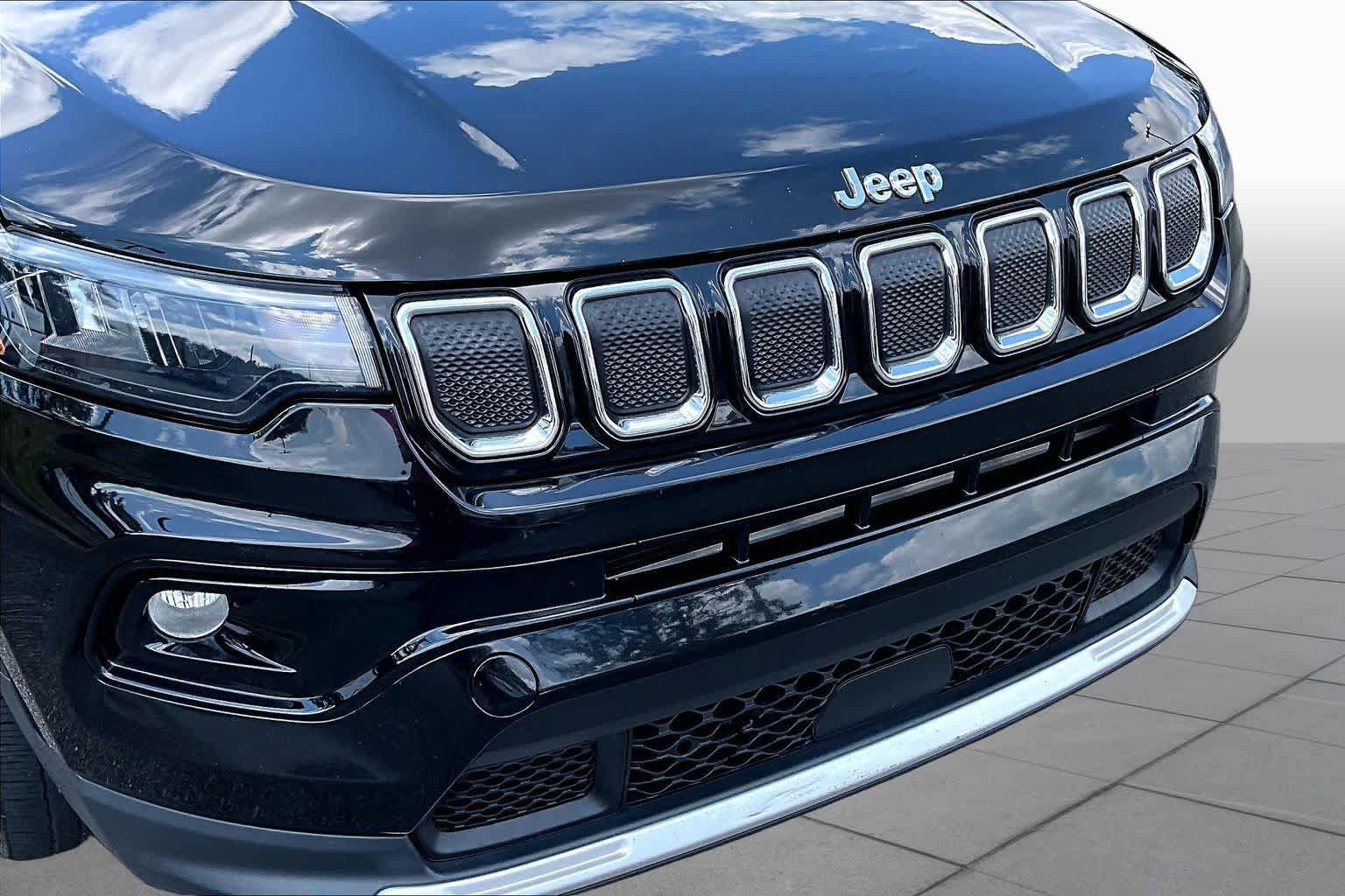Used 2022 Jeep Compass Limited AWD/4WD image 29