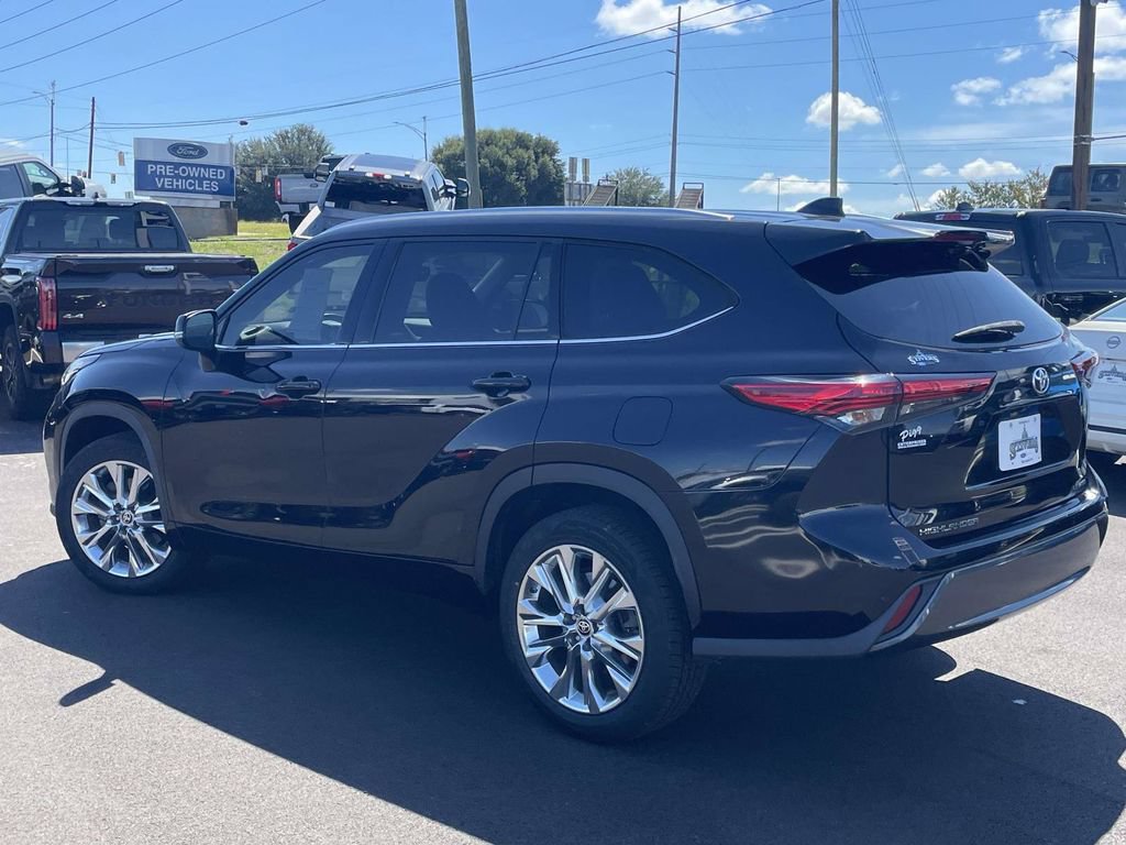 Used 2021 Toyota Highlander Limited FWD image 5