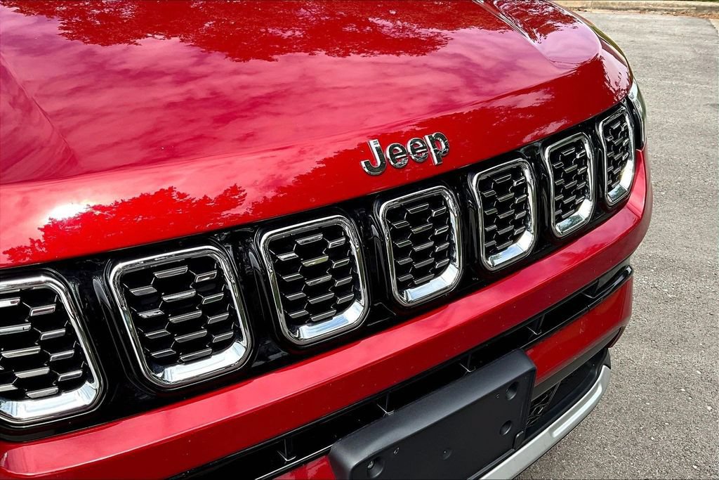 Used 2025 Jeep Compass Limited AWD/4WD image 31