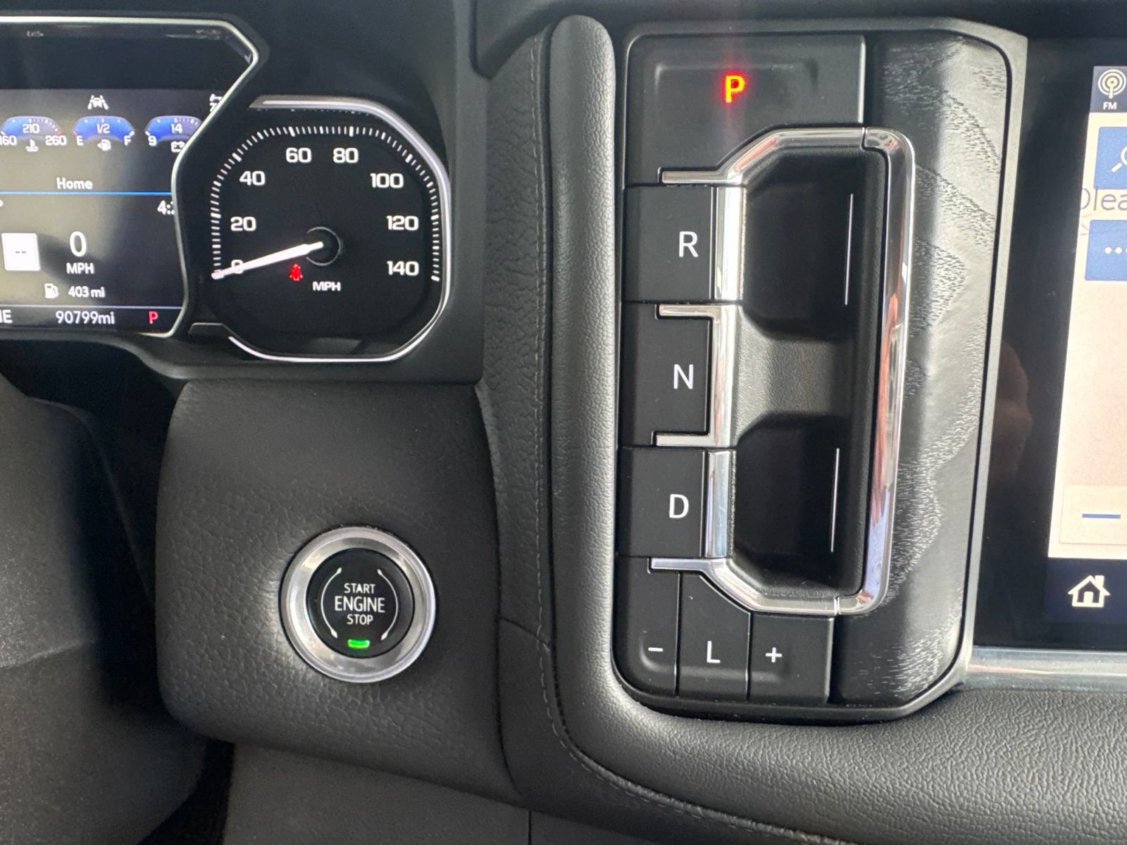 Used 2021 GMC Yukon XL Denali w/ Denali Premium Package AWD/4WD image 39