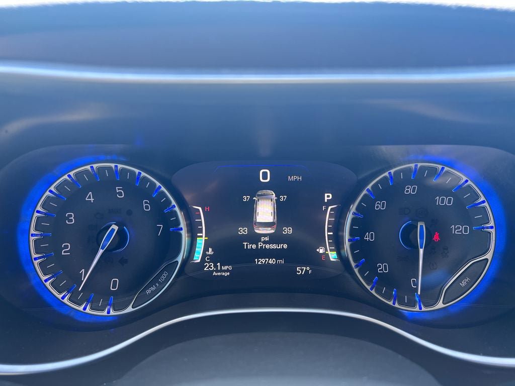 Used 2017 Chrysler Pacifica Limited w/ UConnect Theater Package FWD image 26