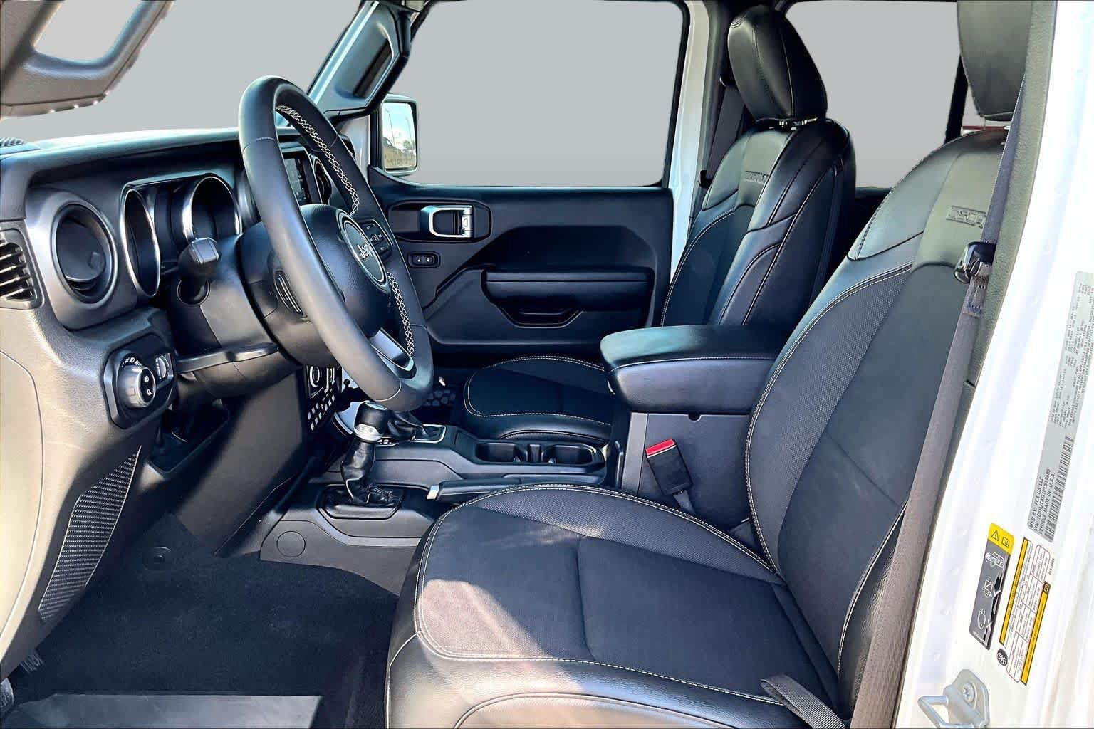 Used 2023 Jeep Gladiator Sport AWD/4WD image 10