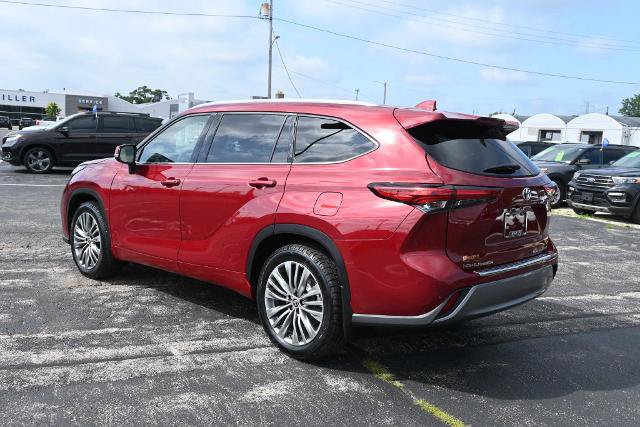 Used 2021 Toyota Highlander Platinum AWD/4WD image 11