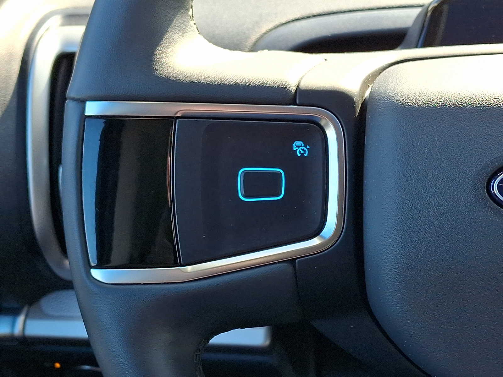 Certified 2025 Ford Expedition Active AWD/4WD image 24